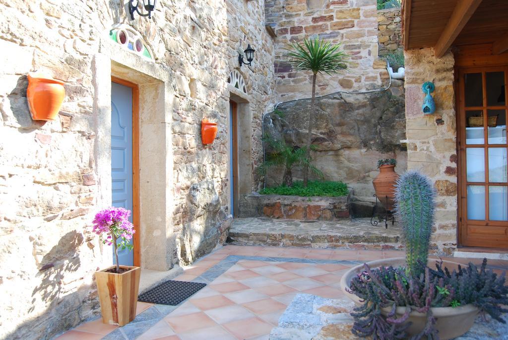 Villa Spiti Elaionas كارفاس المظهر الخارجي الصورة